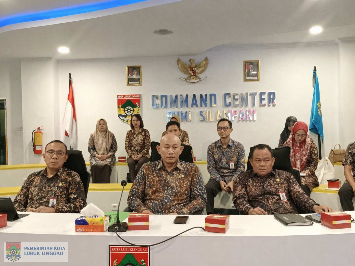 Walikota Lubuk Linggau Menghadiri Acara Rakornas P2DD Melalui Zoom Meeting Di Command Center